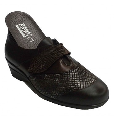 Woman shoe with Velcro and Lycra shovel special orthotics Manuel Almazan in brown