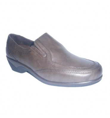 Zapatos con gomas a los lados con semicuña Pitillos en marrón