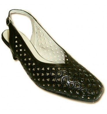 https://www.calzadoslabalear.com/7468-thickbox_default/comprar-Zapatos-abiertos-atras-calados-negros-anchos-Pomares-Vazquez-en-negro-online.jpg