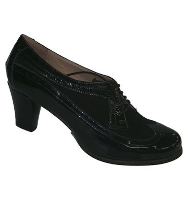 High-heeled shoes with laces and patent leather Roldán in black