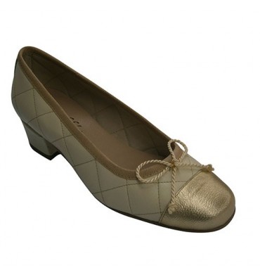 Padded manoletinas woman shoe type with medium heel Roldán in beig