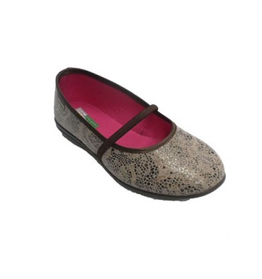Woman shoe with rubber stamping on fabric vamp Alberola in toasted