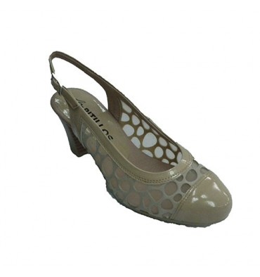 Zapato mujer abierto atrás con lunares de rejilla punta de charol Pitillos en beig